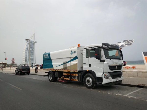Vacuum Sweeper Truck worked at the Burj Al Arab in Dubai